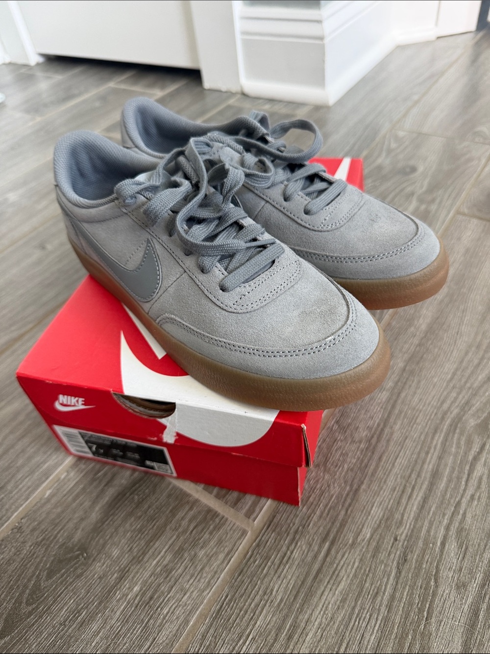 Nike Grey Suede youth Killshot 2 Sneakers with Gum Sole size 7 NEW in box